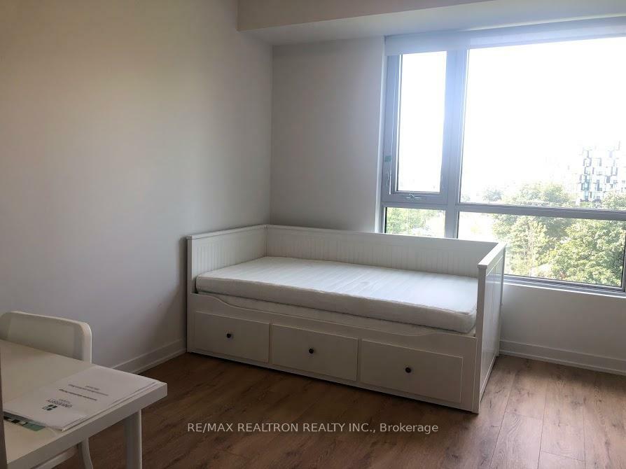 Property Photo: 1800 Simcoe Street N 401 ON L1G 0C2
