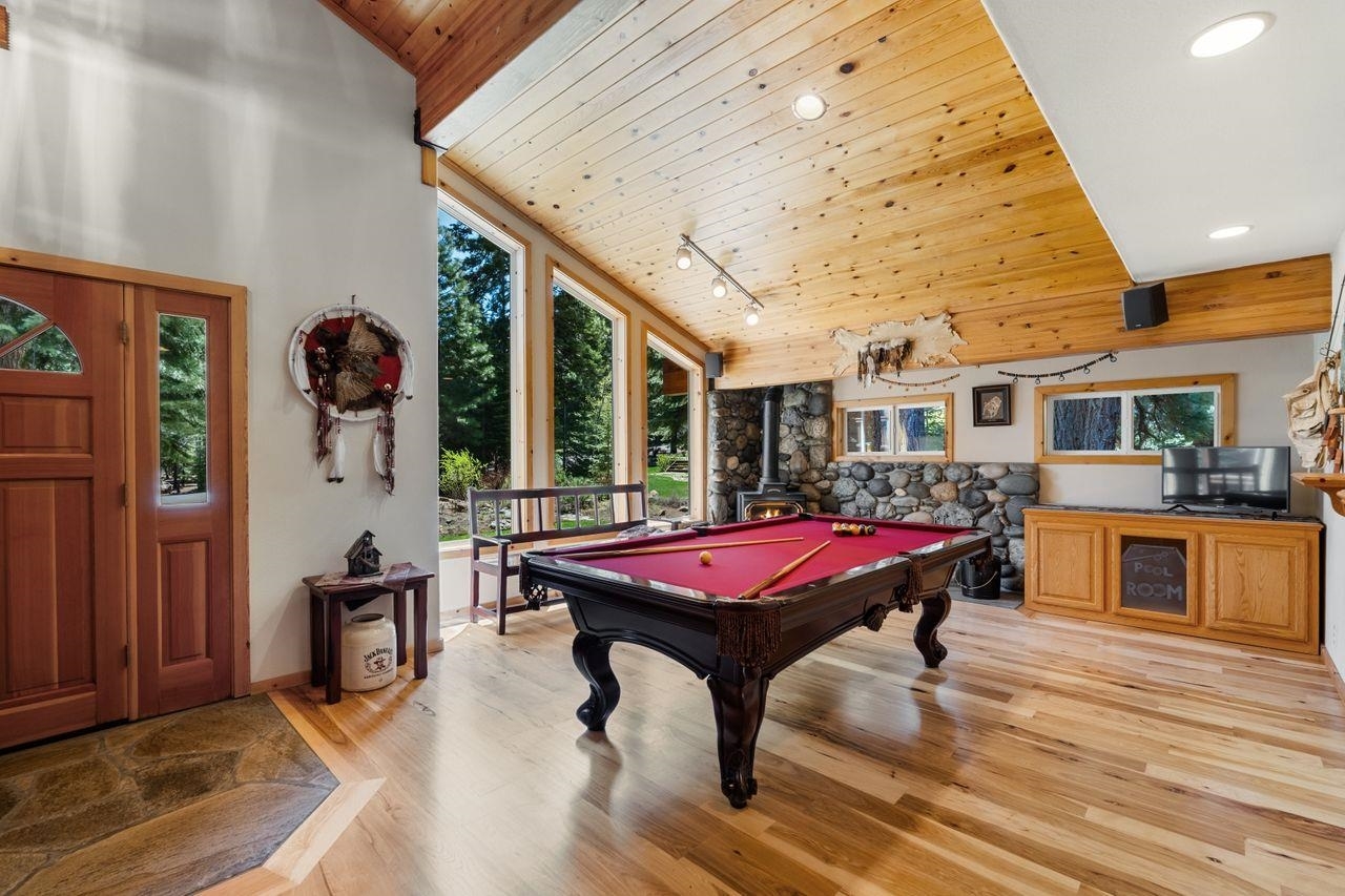 Property Photo: 11560 Stillwater Court CA 96161-0000