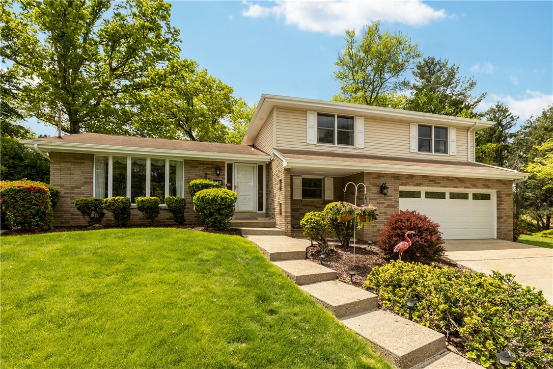 Property Photo: 2428 Park Manor Dr PA 15132
