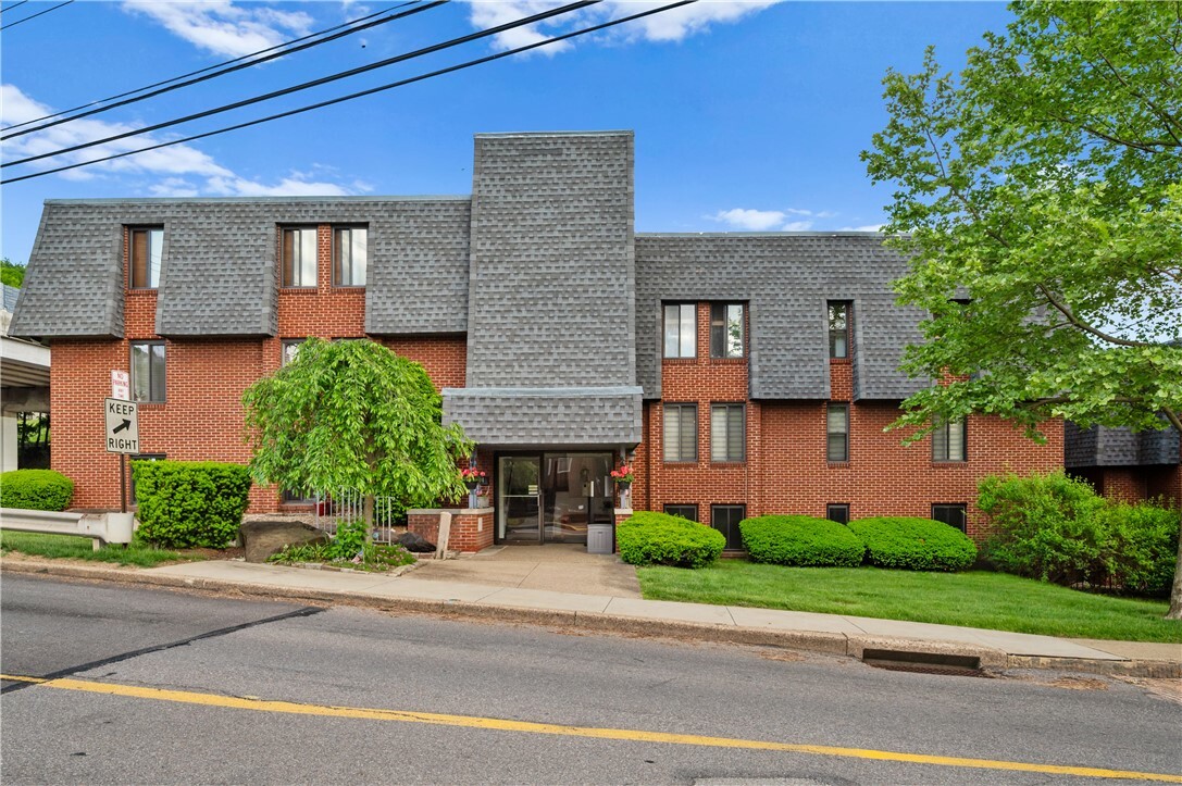 Property Photo: 404 Lexington Ave 2 PA 15215