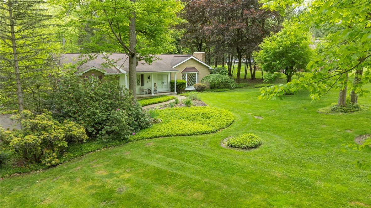 Property Photo: 1225 East Dr PA 16002