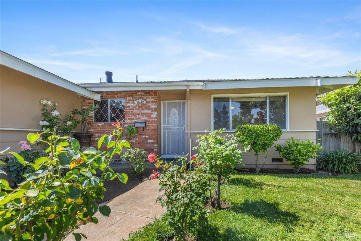 Property Photo: 241 Camellia Street CA 94533