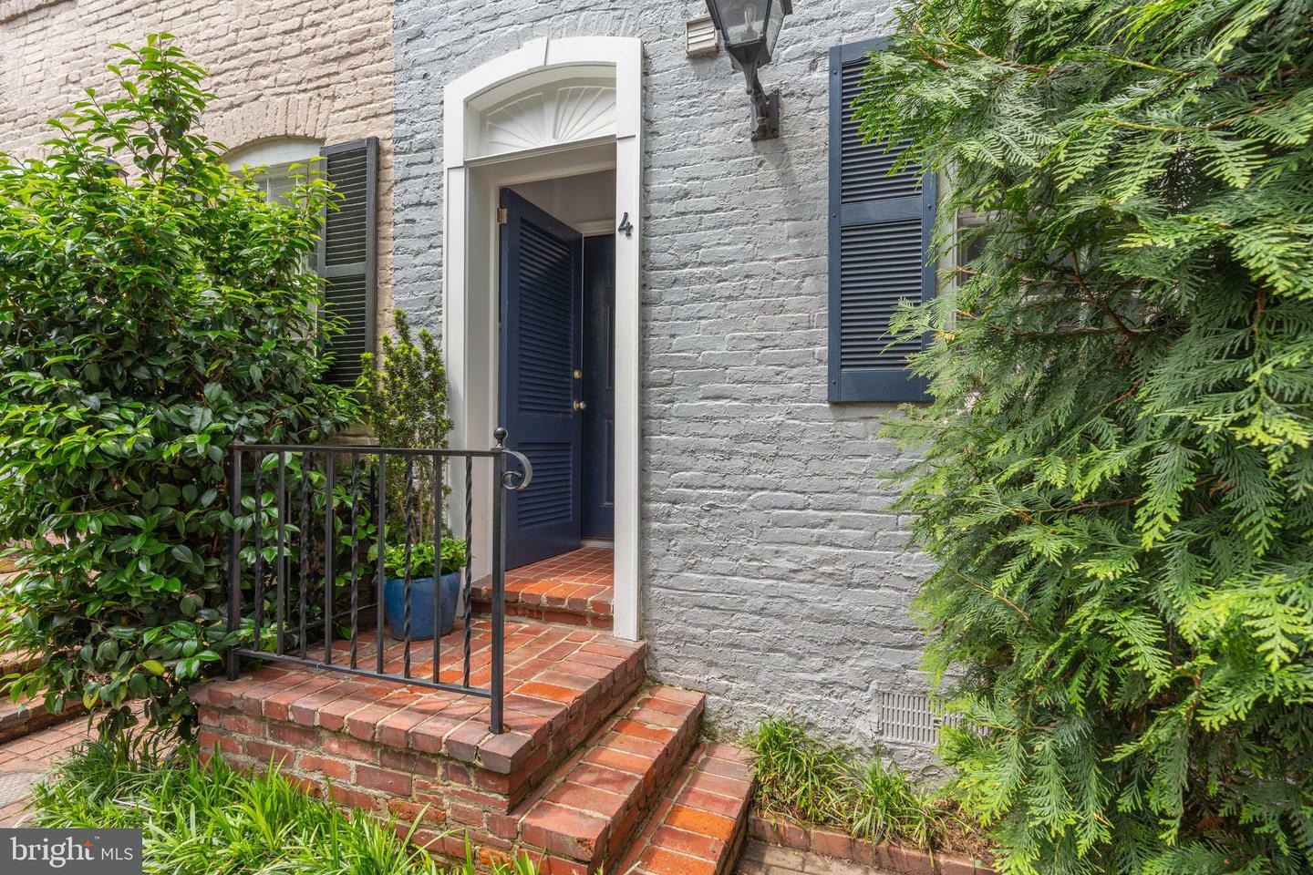 Property Photo: 4 Pomander Walk NW DC 20007