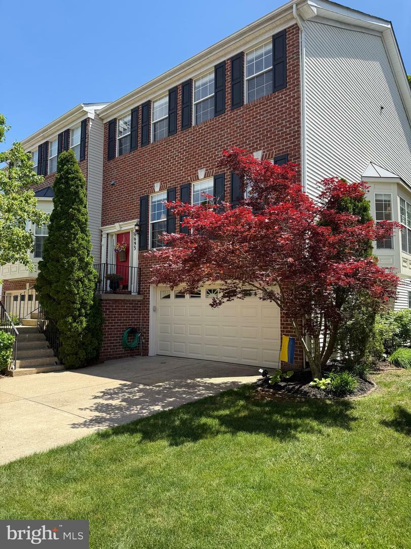 Property Photo: 6693 Ordsall Street VA 22315