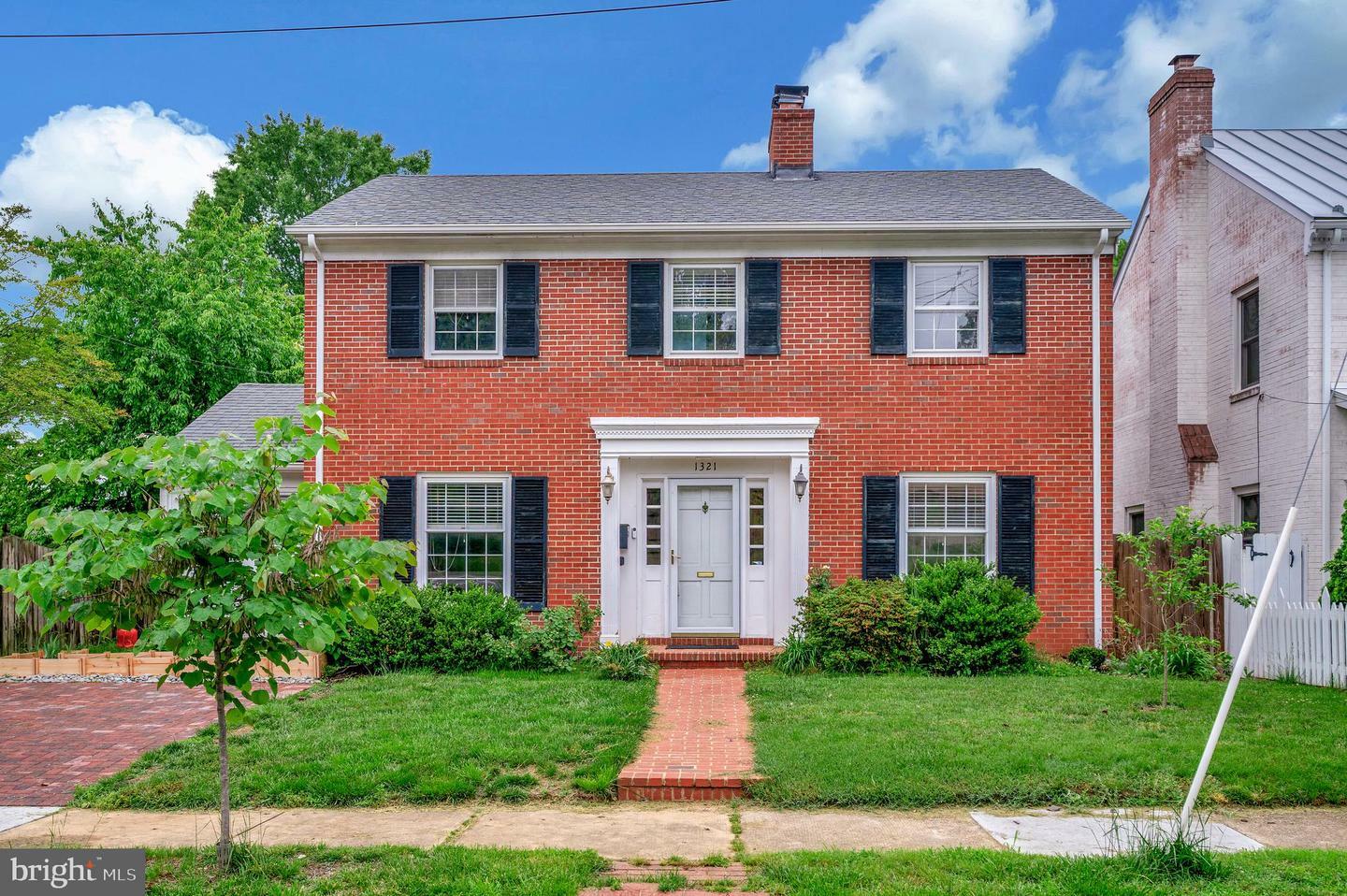 Property Photo: 1321 Royston Street VA 22401