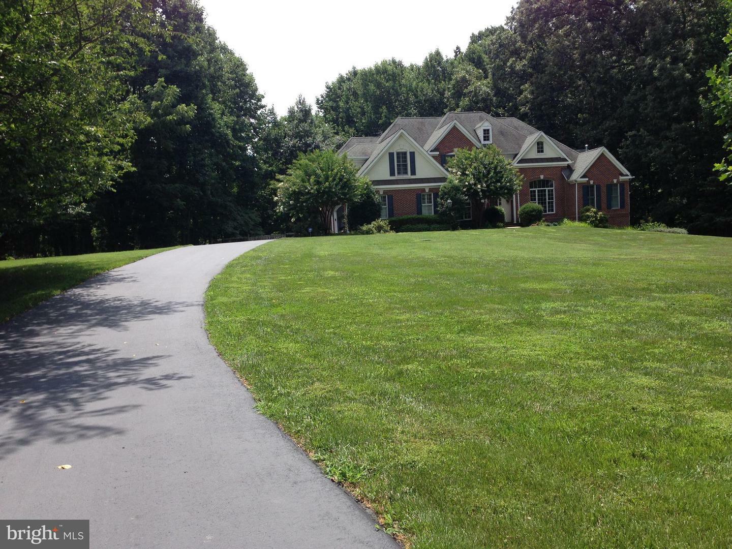 Property Photo: 11709 Pine Tree Drive VA 22033