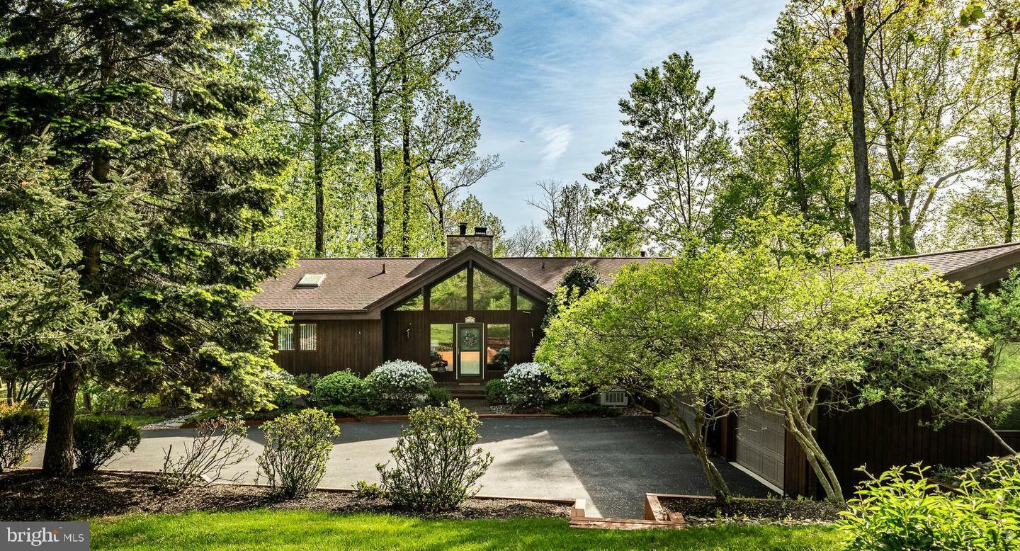 Property Photo: 12 Bonnie Lane PA 19063