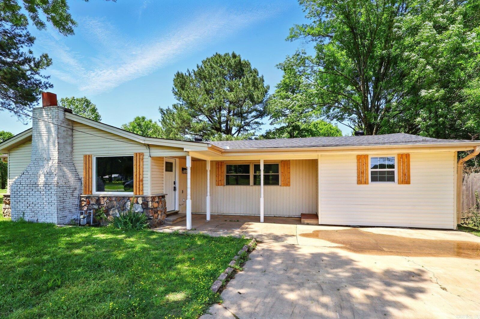 Property Photo: 13512 Peters Road AR 72023-9604