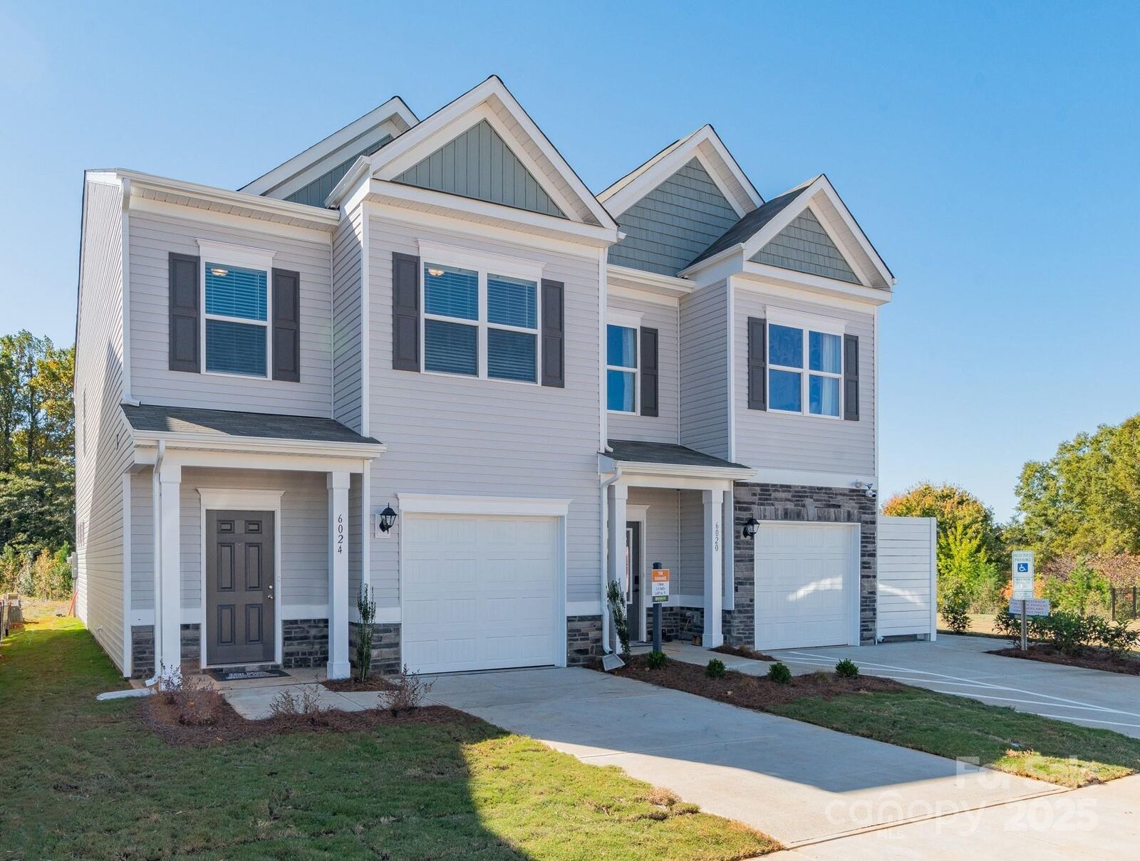Property Photo: 6024 Jasmine Branch Road NC 28216
