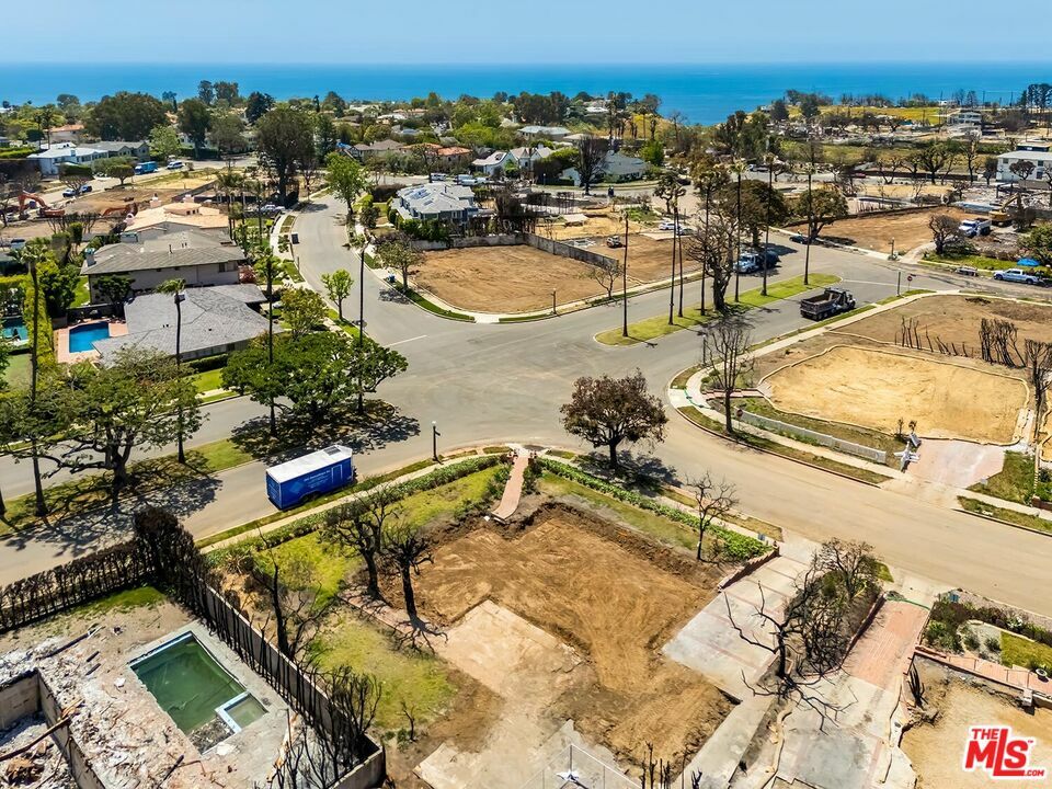 Property Photo:  600 Frontera Dr  CA 90272 
