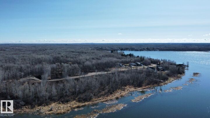 Property Photo: 505 Duncan Road AB T0E 1A0