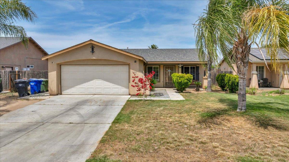Property Photo:  1601 El Paso  CA 93618 