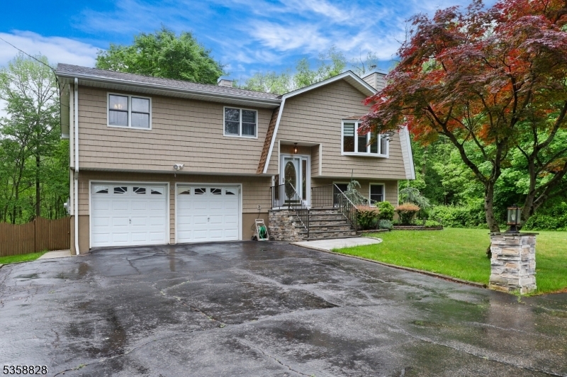 27 Ellen Ln  Wayne Twp. NJ 07470 photo