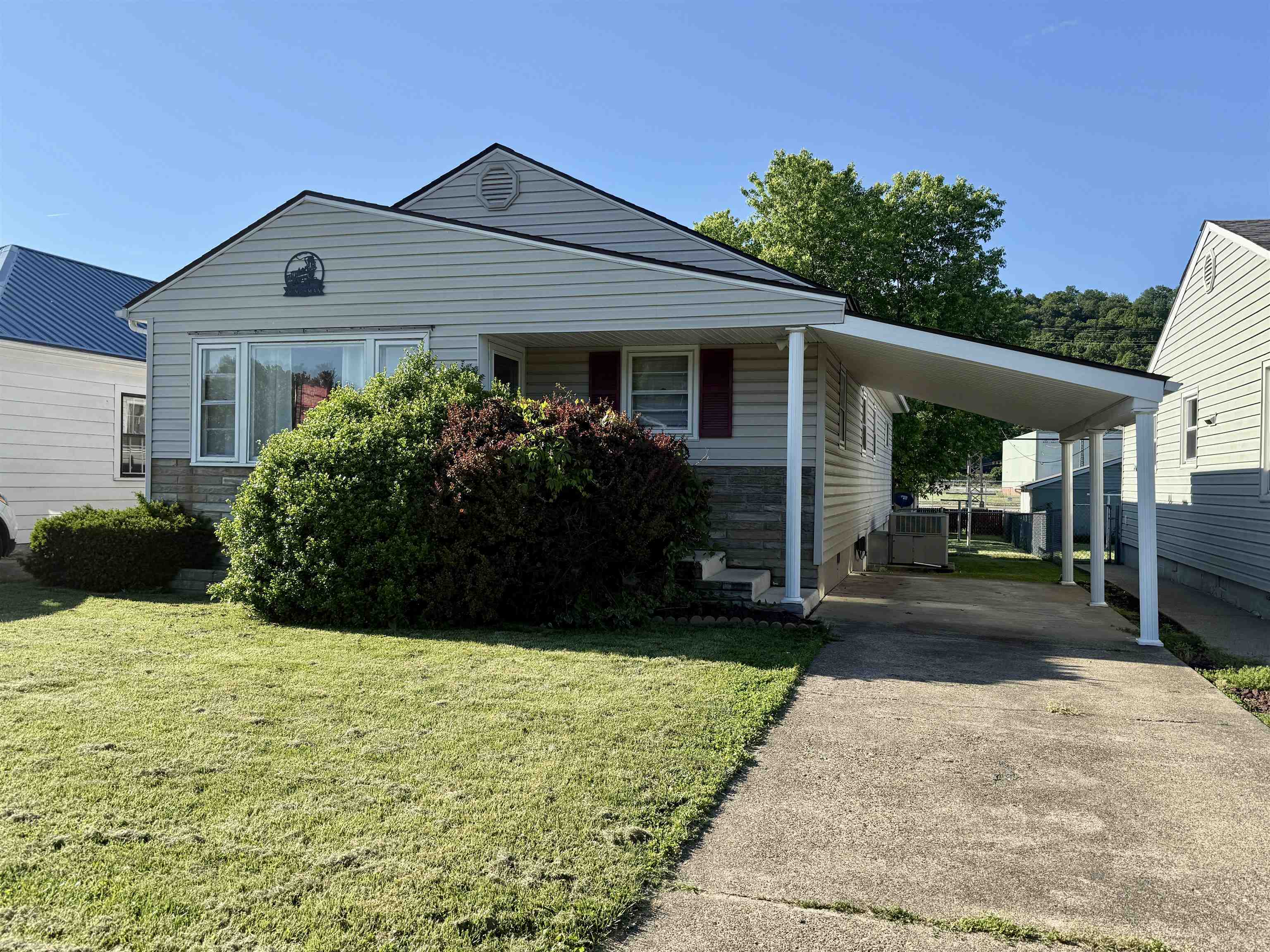 Property Photo: 3608 Crane Avenue WV 25705