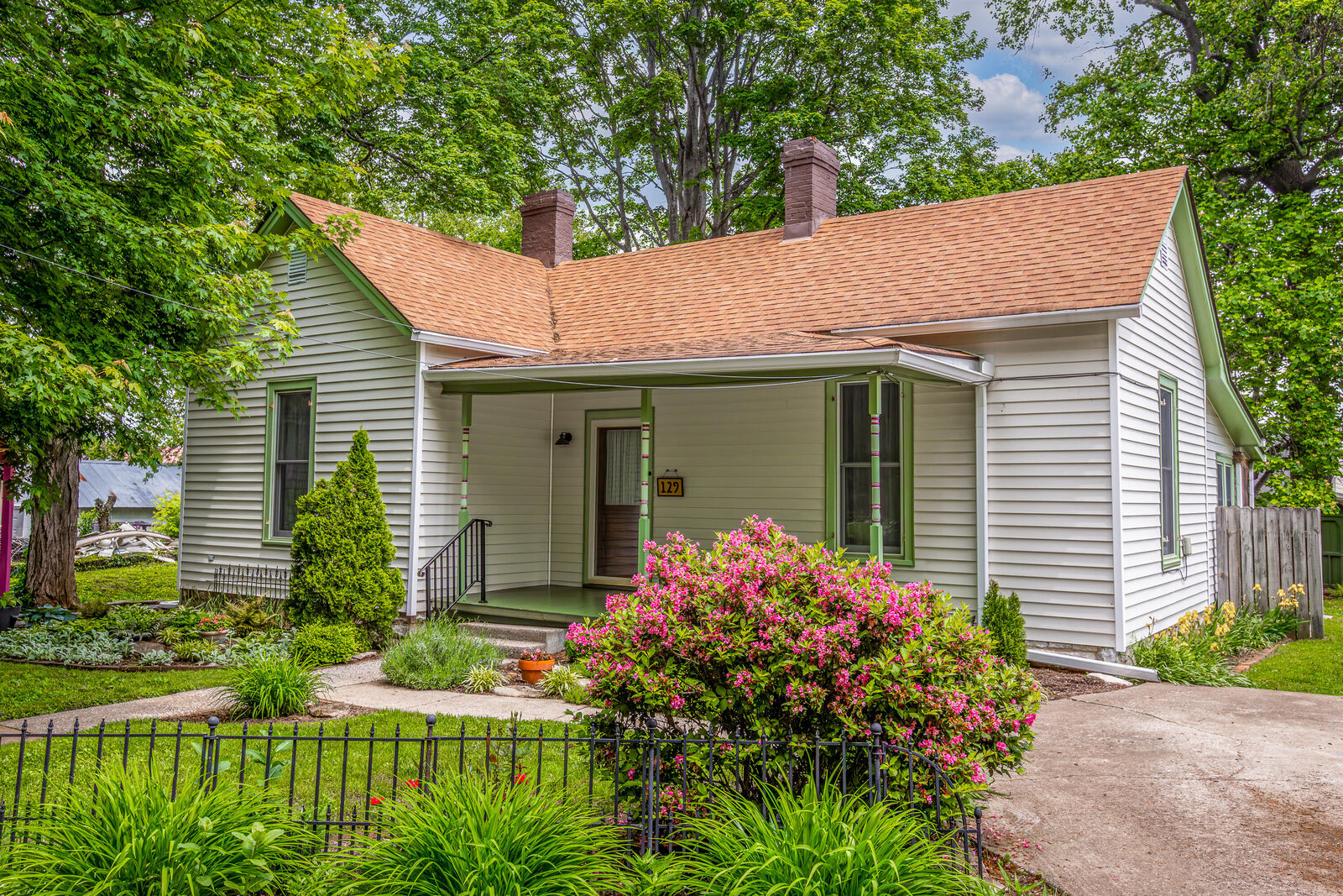 Property Photo: 129 Walnut Street KY 40383