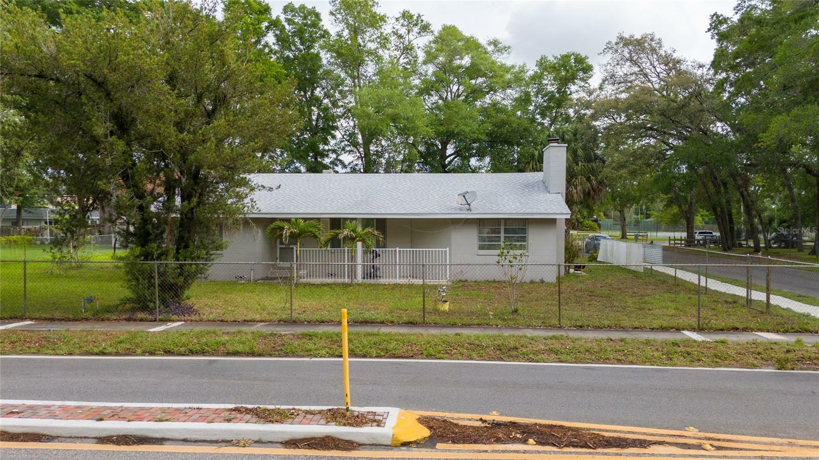Property Photo: 715 Ballard Street FL 32701