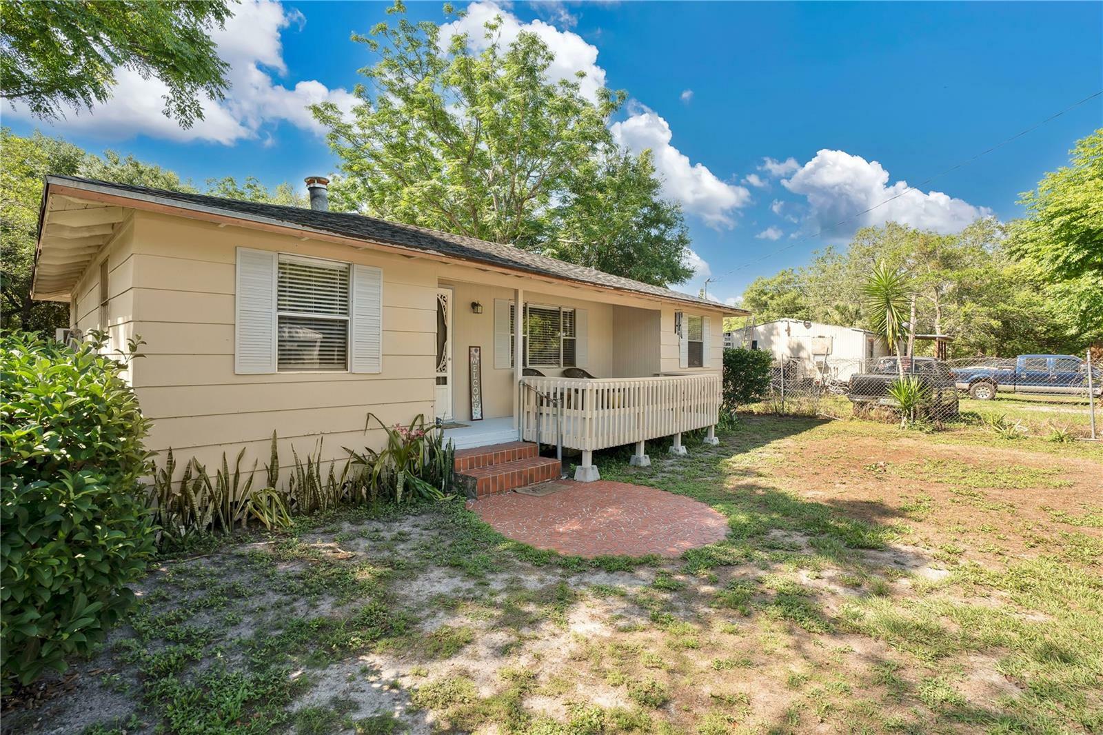 Property Photo: 2409 Garbelia Avenue FL 32817