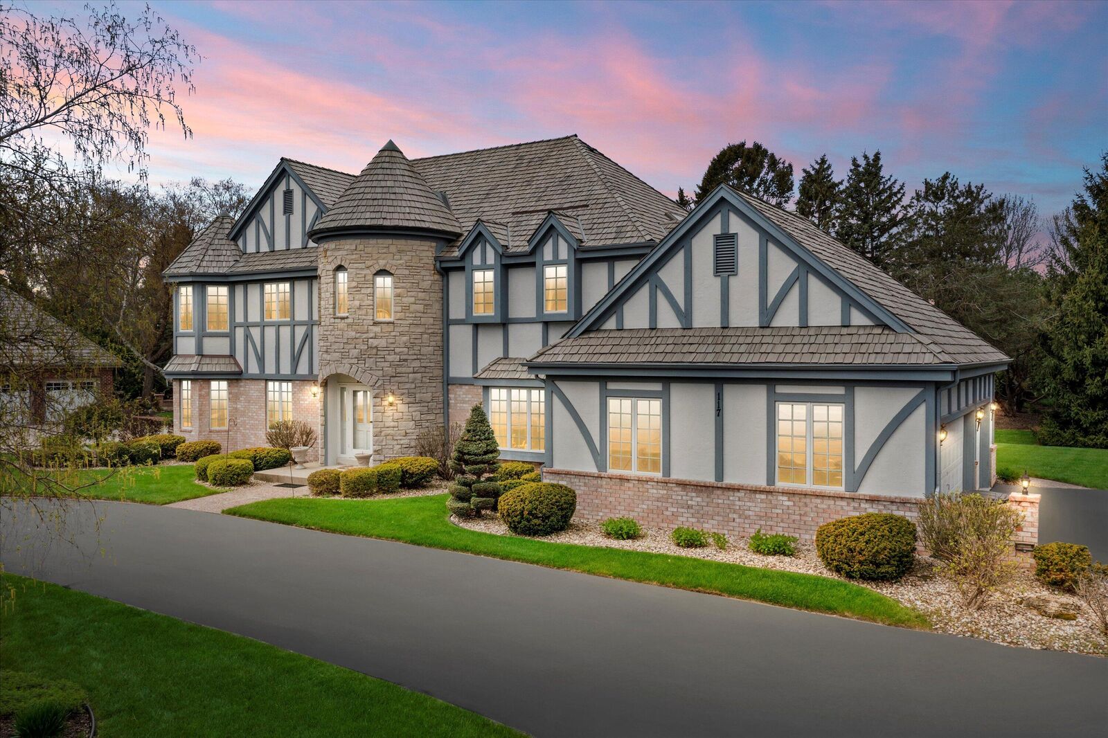 Property Photo:  117 Lamplighter Ln  WI 53402 
