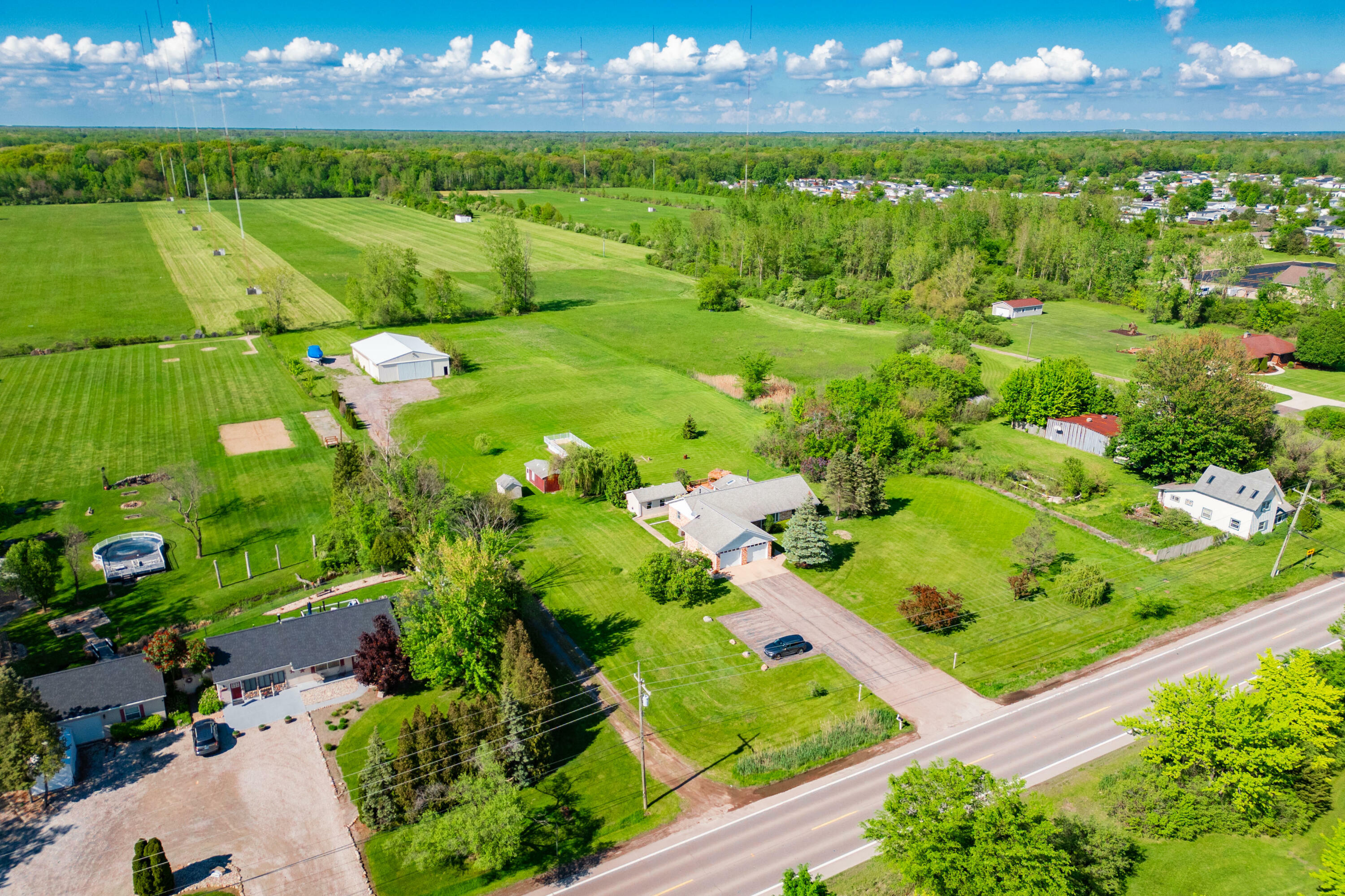 Property Photo: 2595 Will Carleton Road MI 48134
