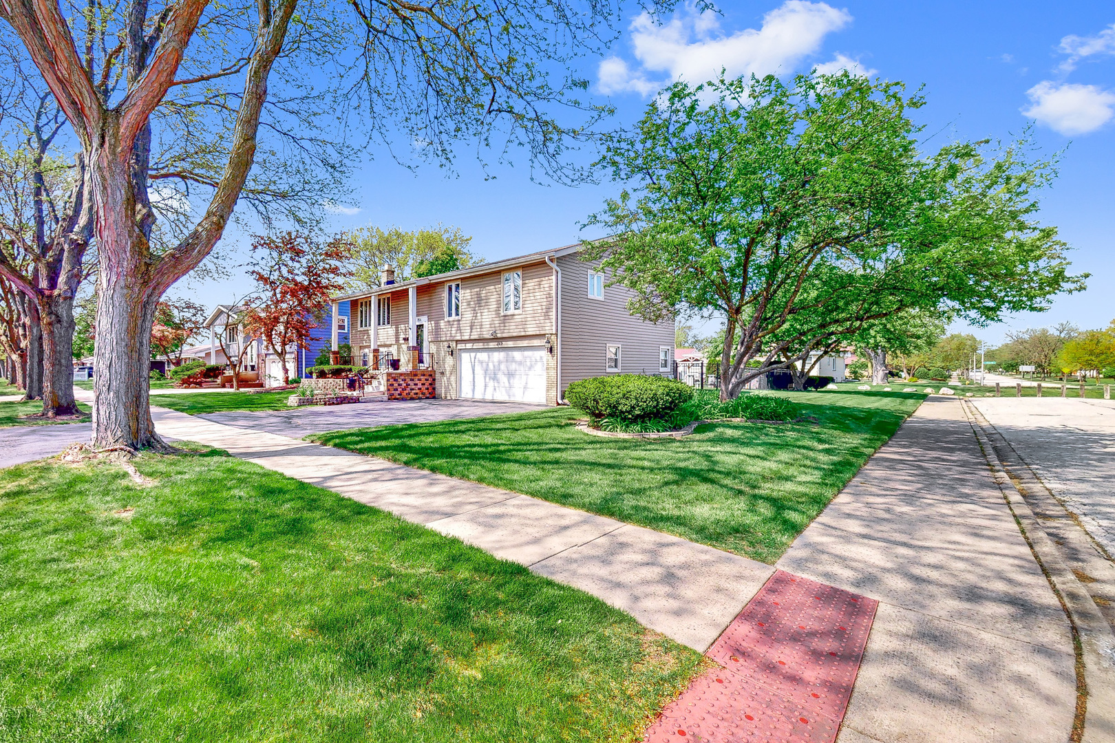 Property Photo: 1156 N Fischer Drive IL 60101