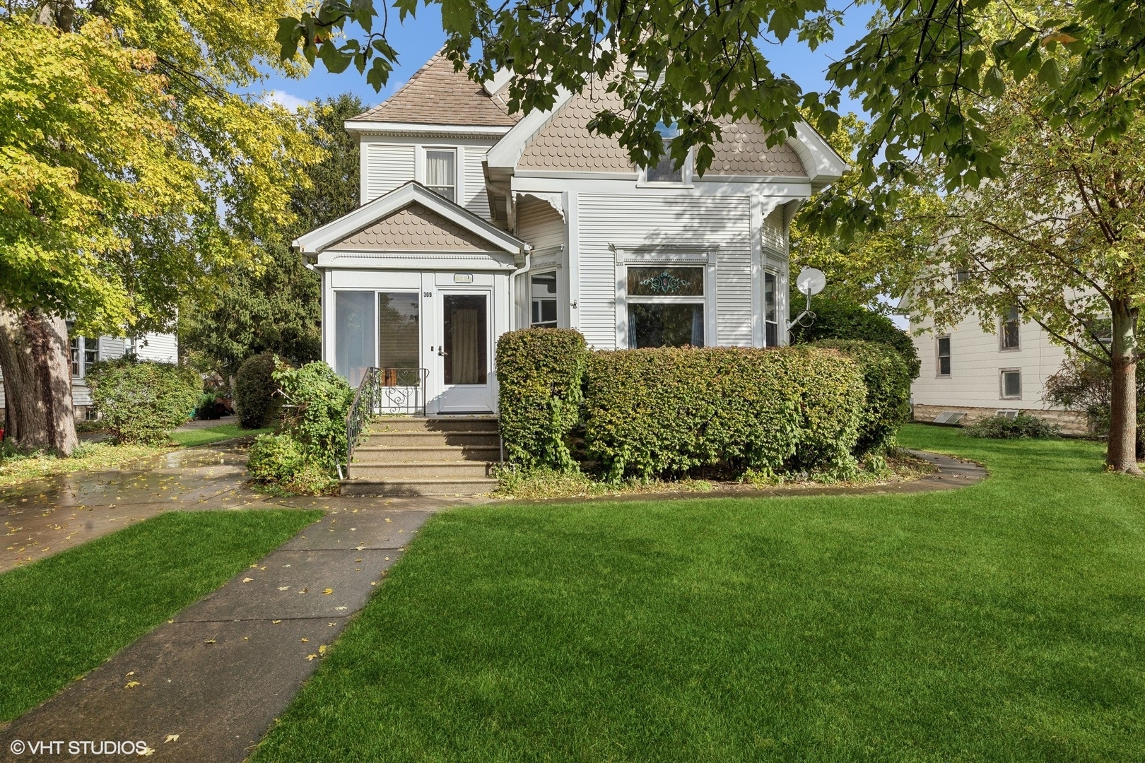 Property Photo: 309 E Corning Avenue IL 60468