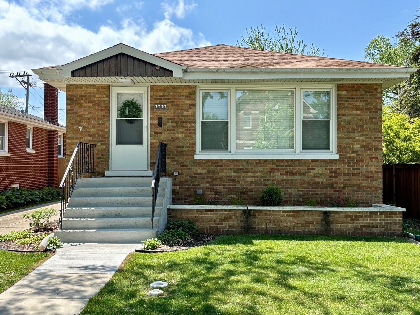Property Photo: 3030 Vernon Avenue IL 60513