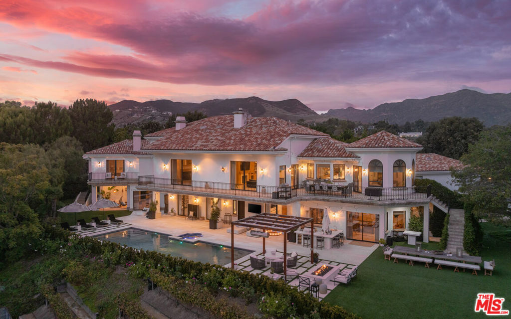 6110 Merritt Drive  Malibu CA 90265 photo