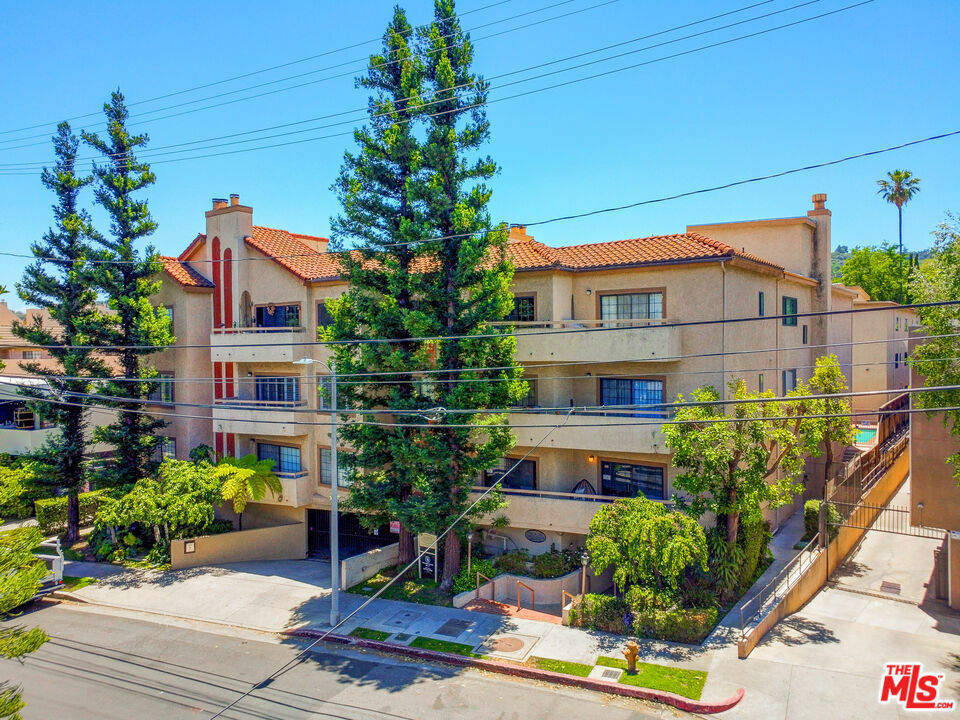 Property Photo:  14630 Dickens Street 102  CA 91403 
