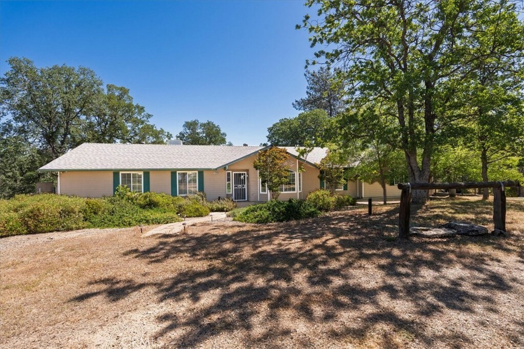 Property Photo: 44358 Trabuco Road CA 93614