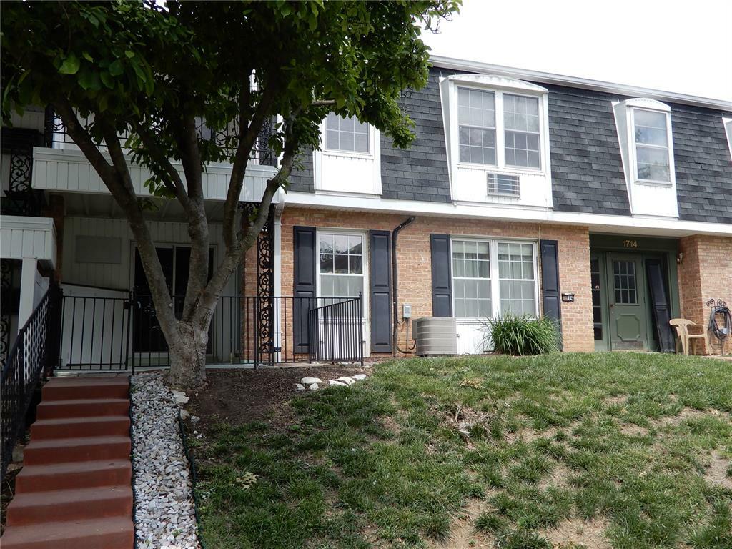 Property Photo: 1714 Herault Place A MO 63125