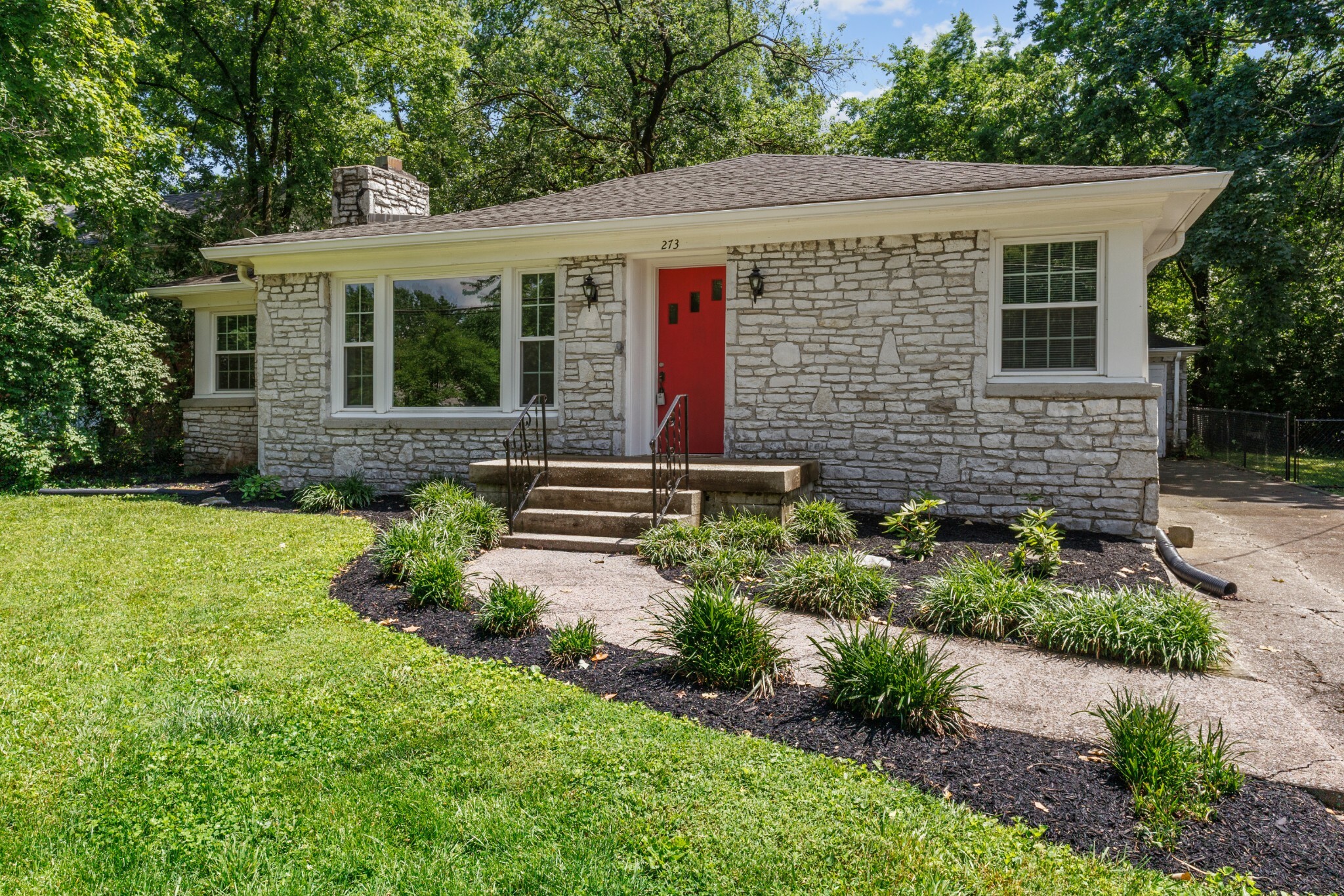 Property Photo: 273 E Eastland St TN 37066