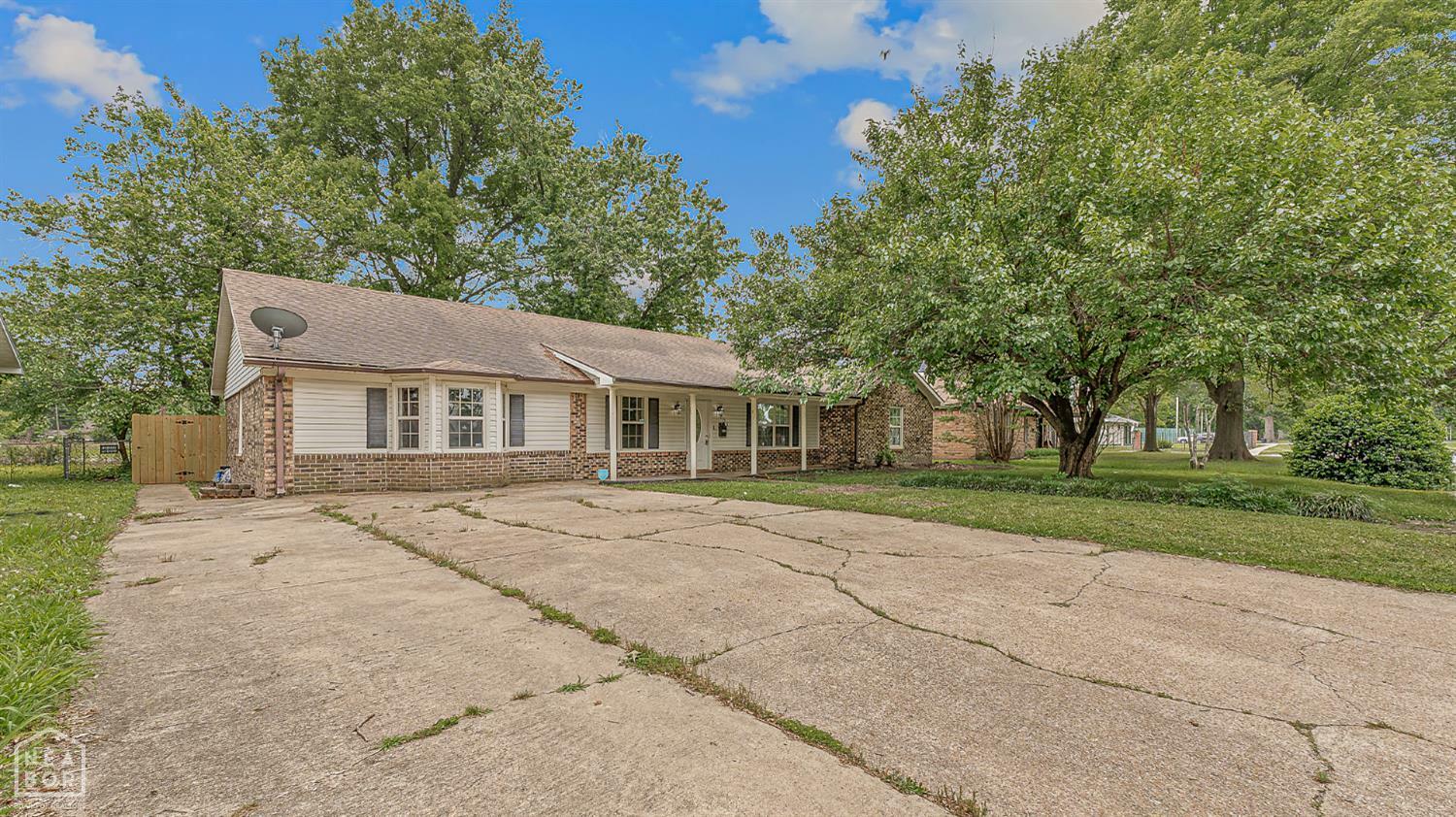 Property Photo: 803 Robindale Road AR 72315