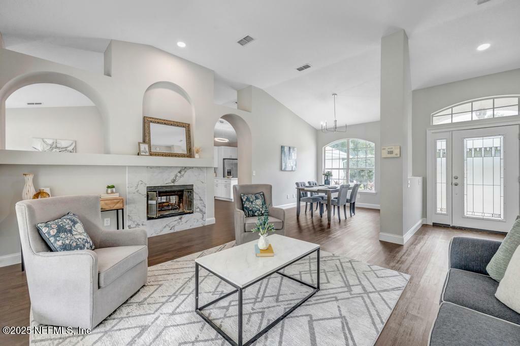 Property Photo: 4833 Saddlehorn Trail FL 32068