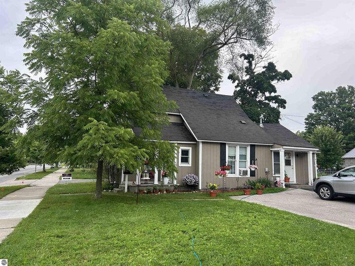 812 E Eighth  Traverse City MI 49686 photo