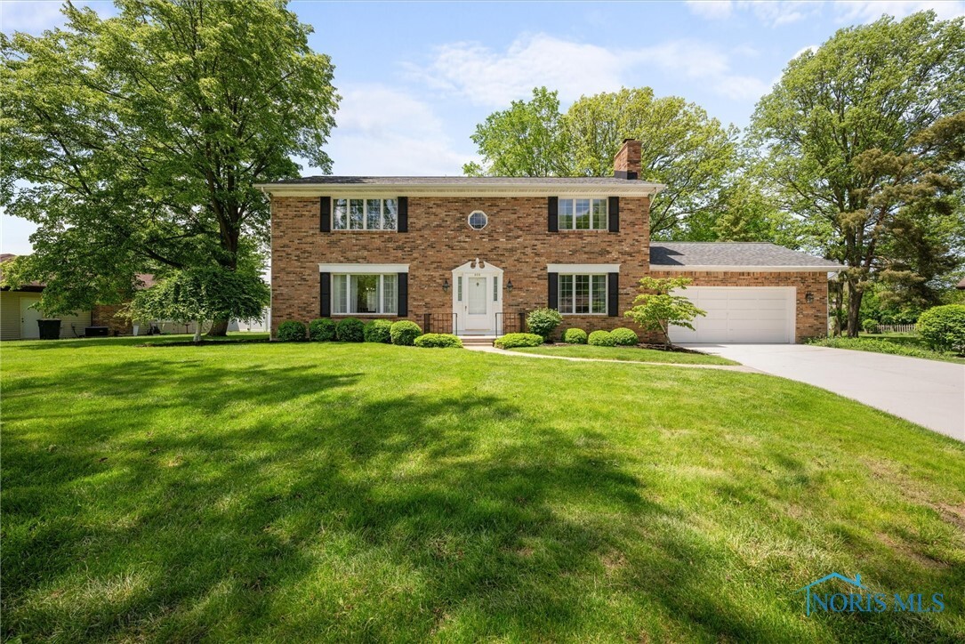 Property Photo: 806 Woodstock Court OH 45840