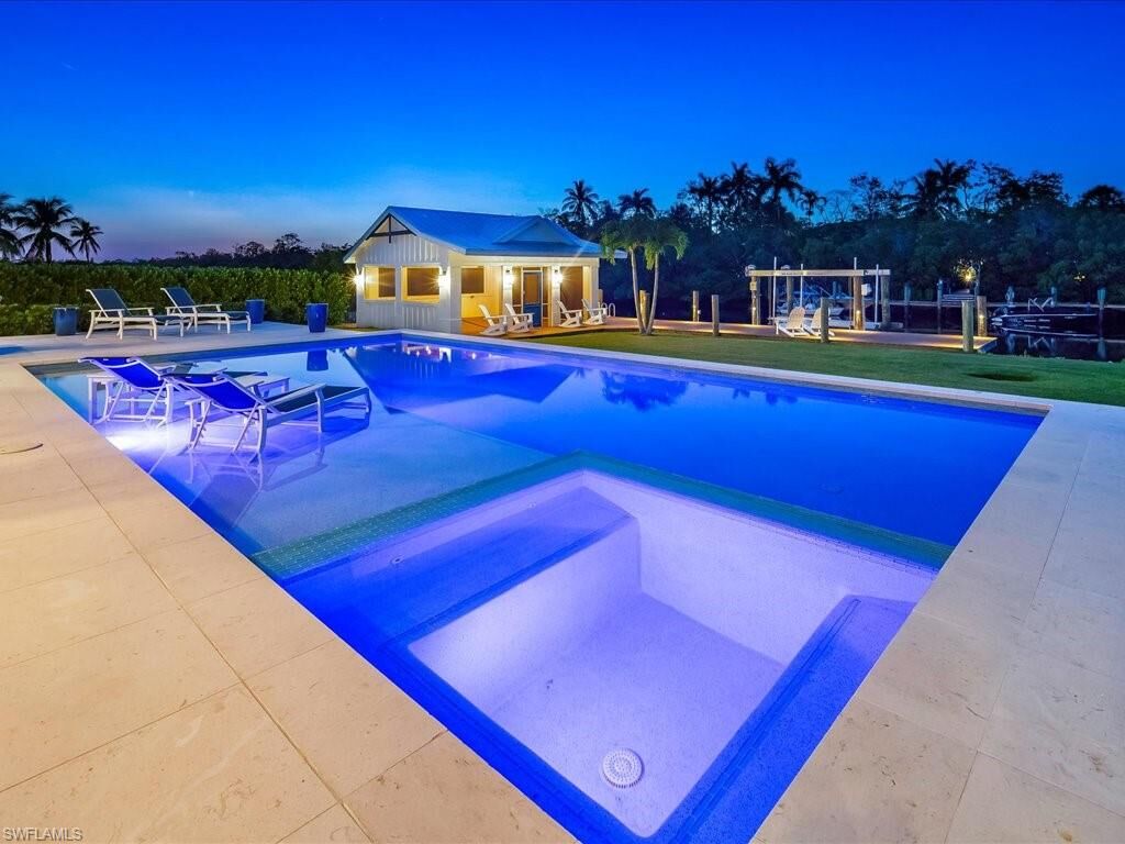 Property Photo:  2195 Harbor Rd  FL 34104 