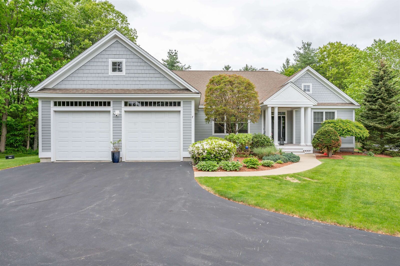 Property Photo: 7 Ebenezer'S Way NH 03049