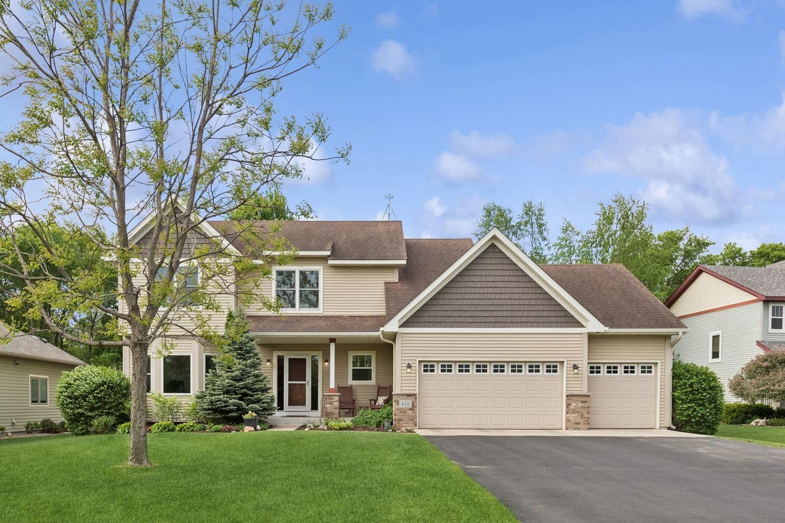 Property Photo:  813 Quie Lane  MN 55057 