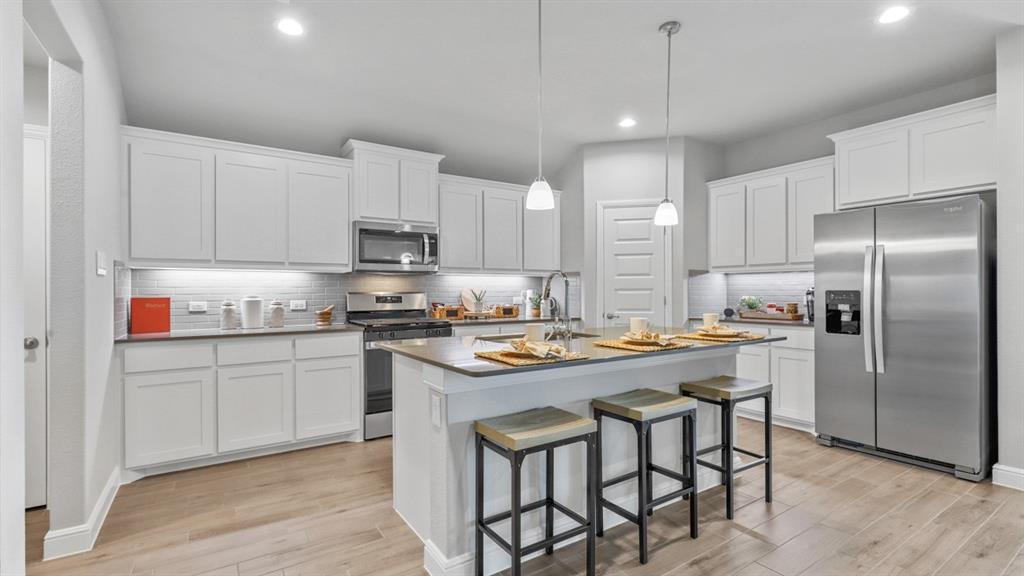 Property Photo: 1143 Keystone Drive TX 76048