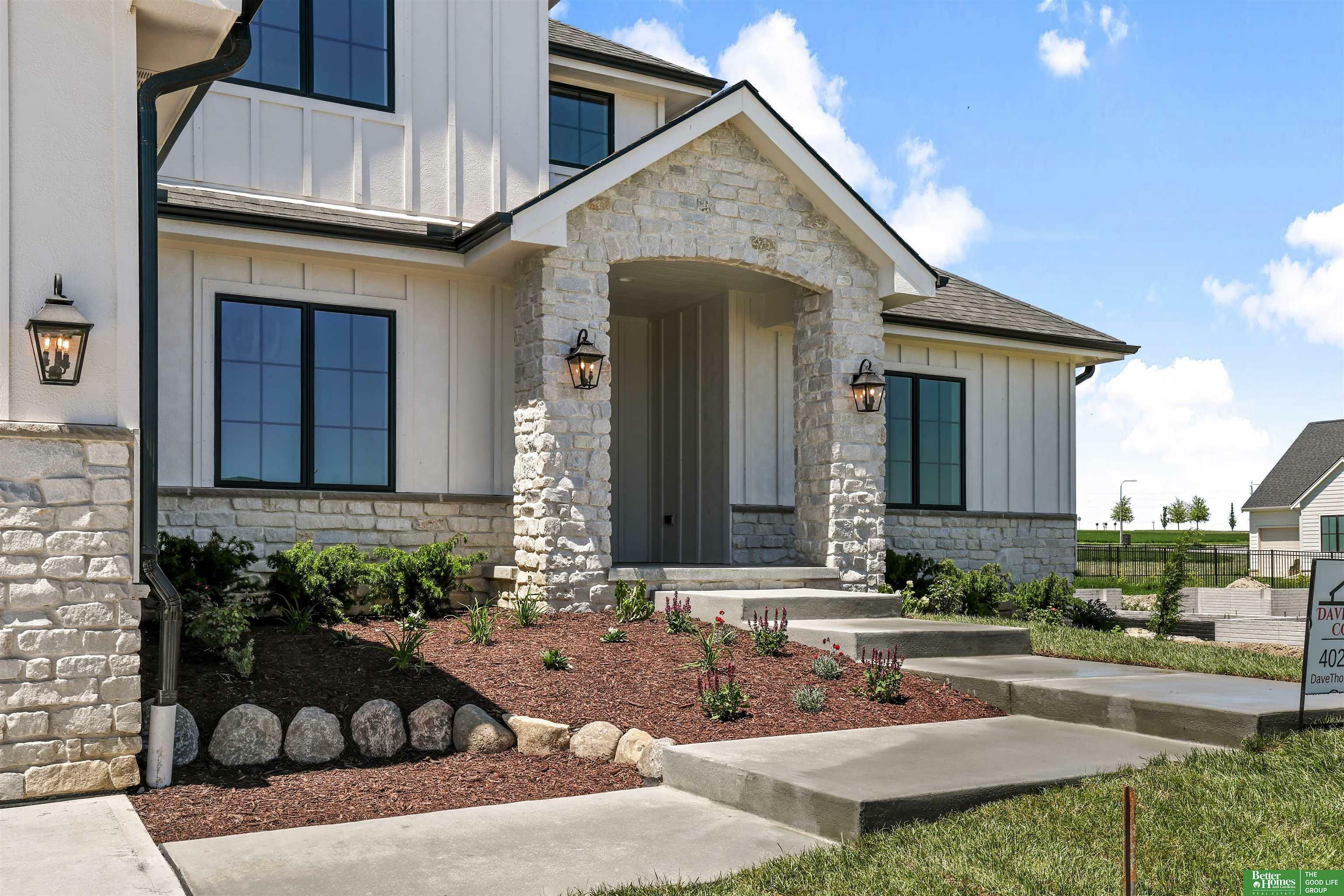 Property Photo: 3314 S 206 Street NE 68022