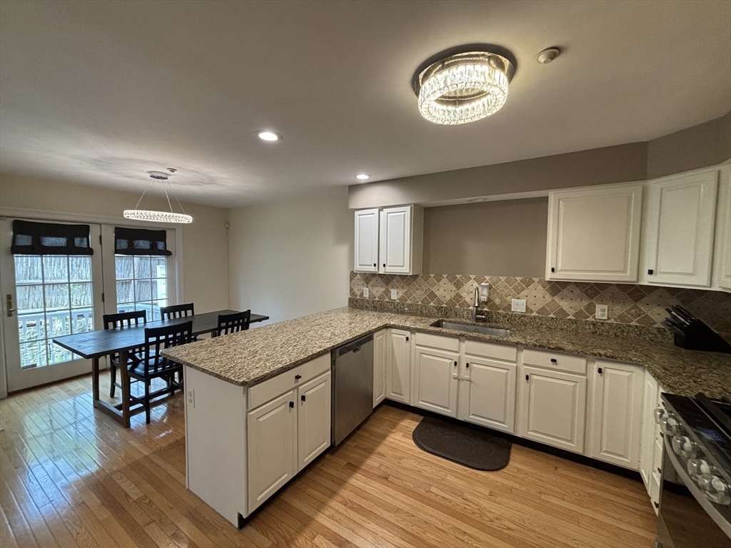 Property Photo:  16 Edgemoor Cir 16  MA 02482 