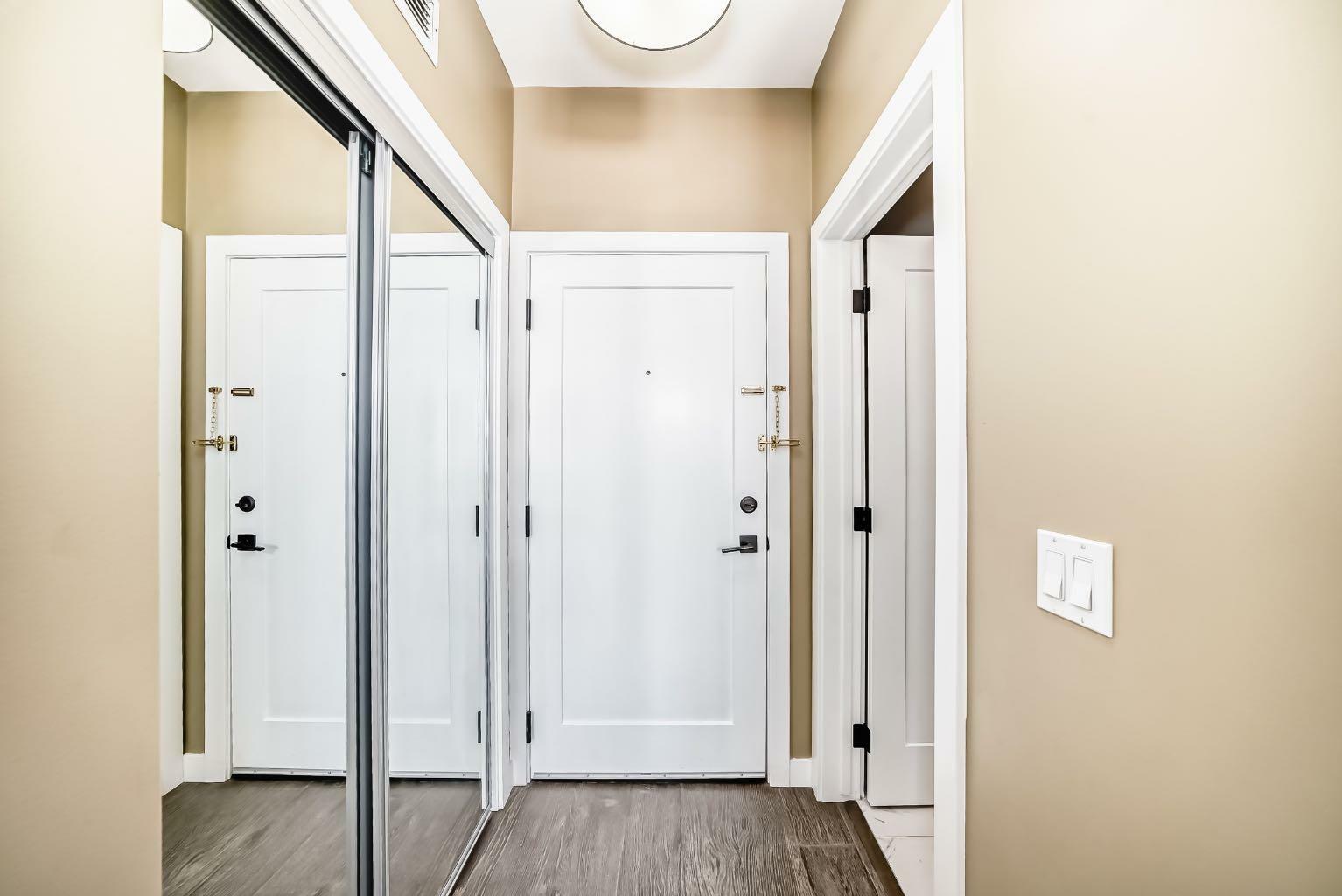 Property Photo:  2702 17 Avenue SW 201  AB T3E 8A5 