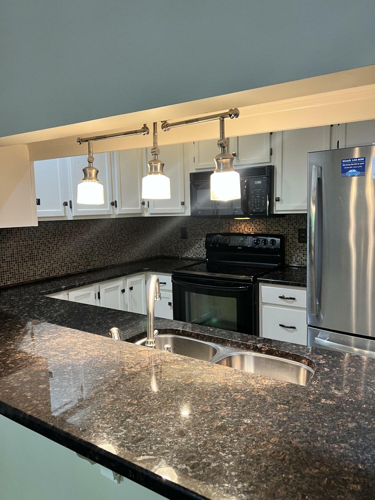 Property Photo: 211 Amber Lane PA 18301