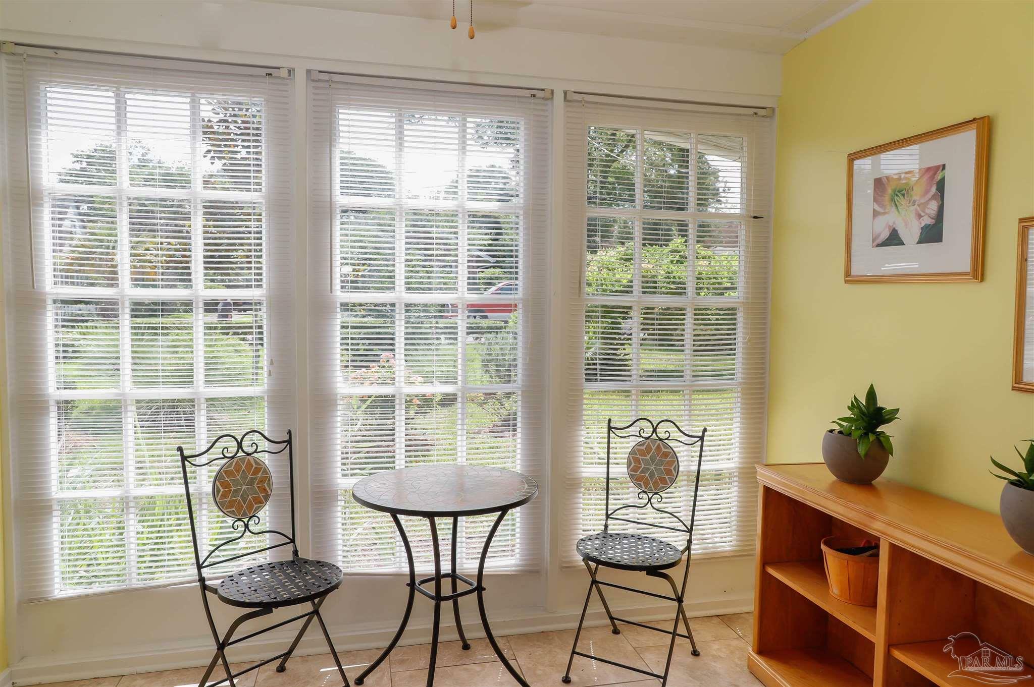 Property Photo: 1609 N Spring St FL 32501