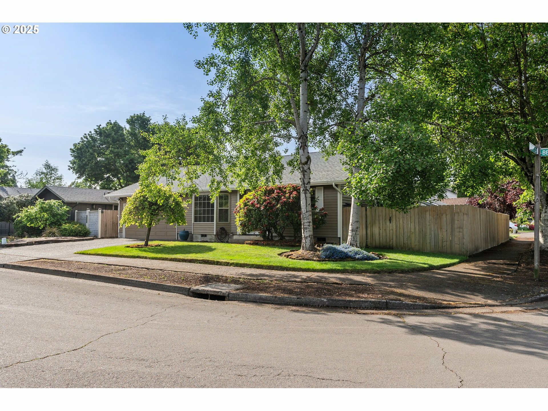 Property Photo: 2018 Best Ln OR 97401