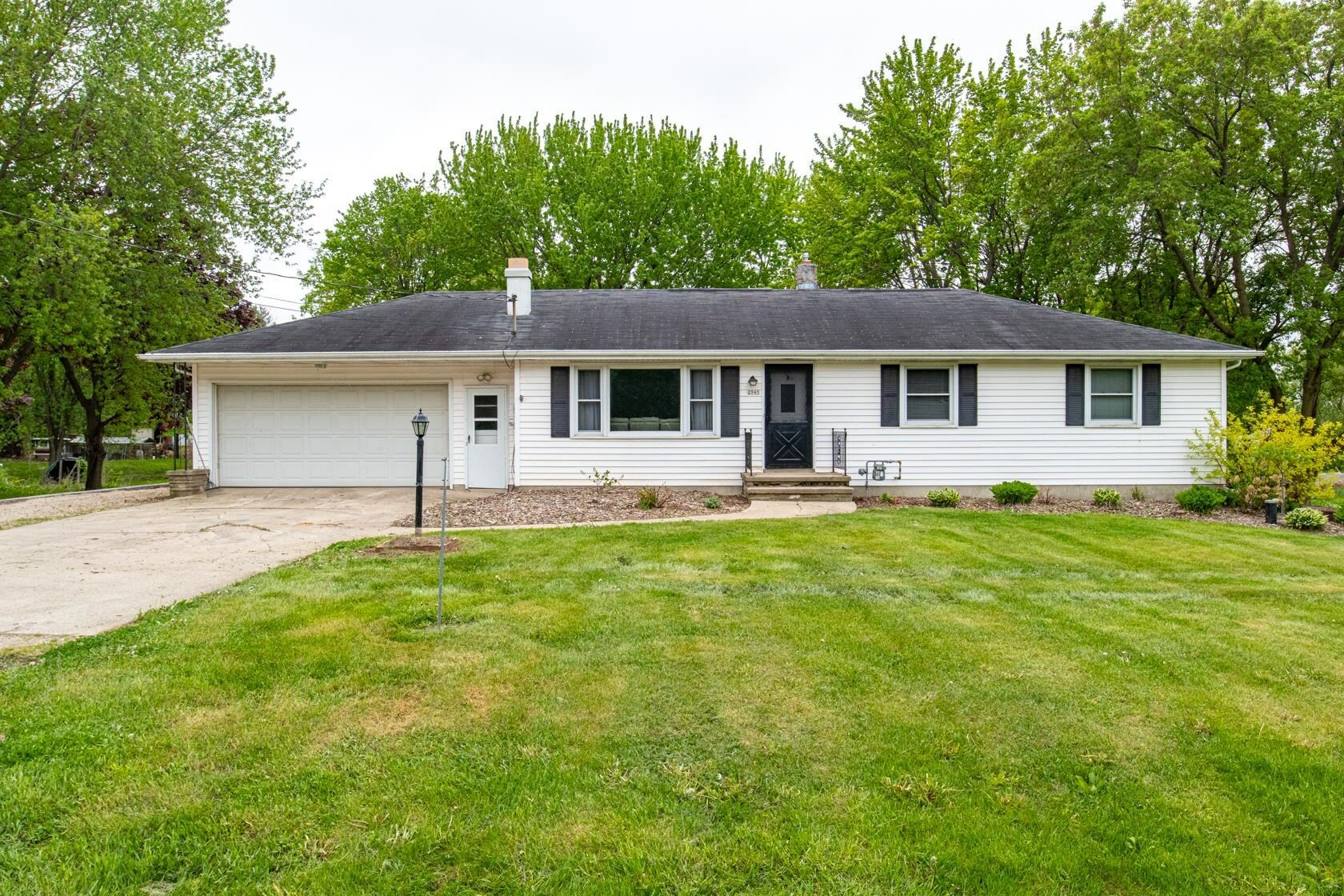 2945 Winnegamie Drive  Appleton WI 54914 photo