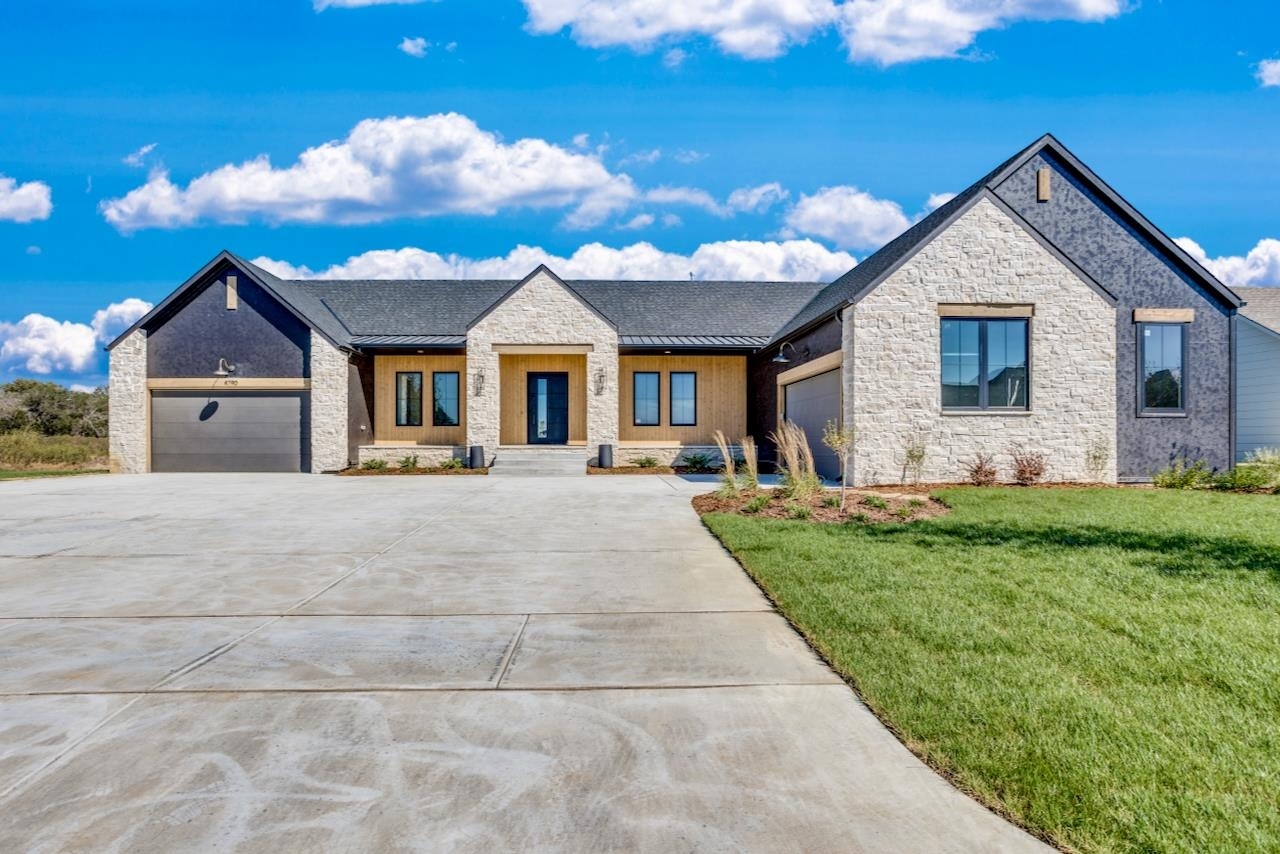 Property Photo: 4790 N Ridge Port Ct. KS 67205