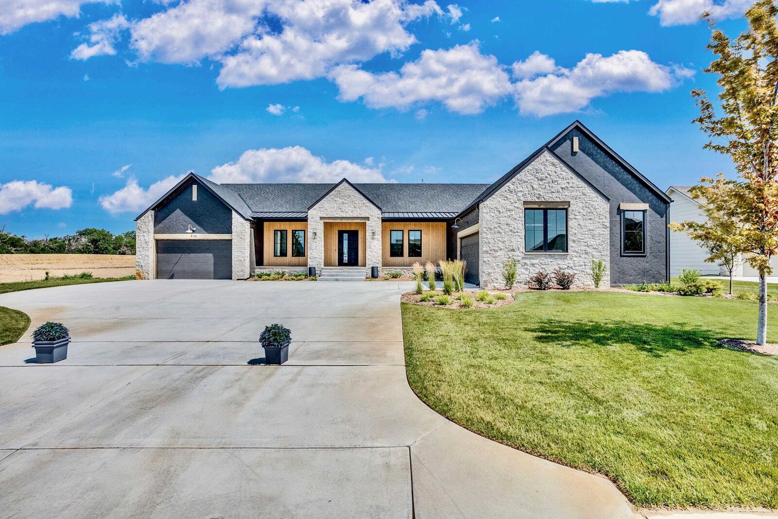 Property Photo:  4790 N Ridge Port Ct.  KS 67205 