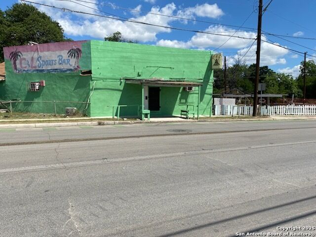 Property Photo: 205 Frio City TX 78207