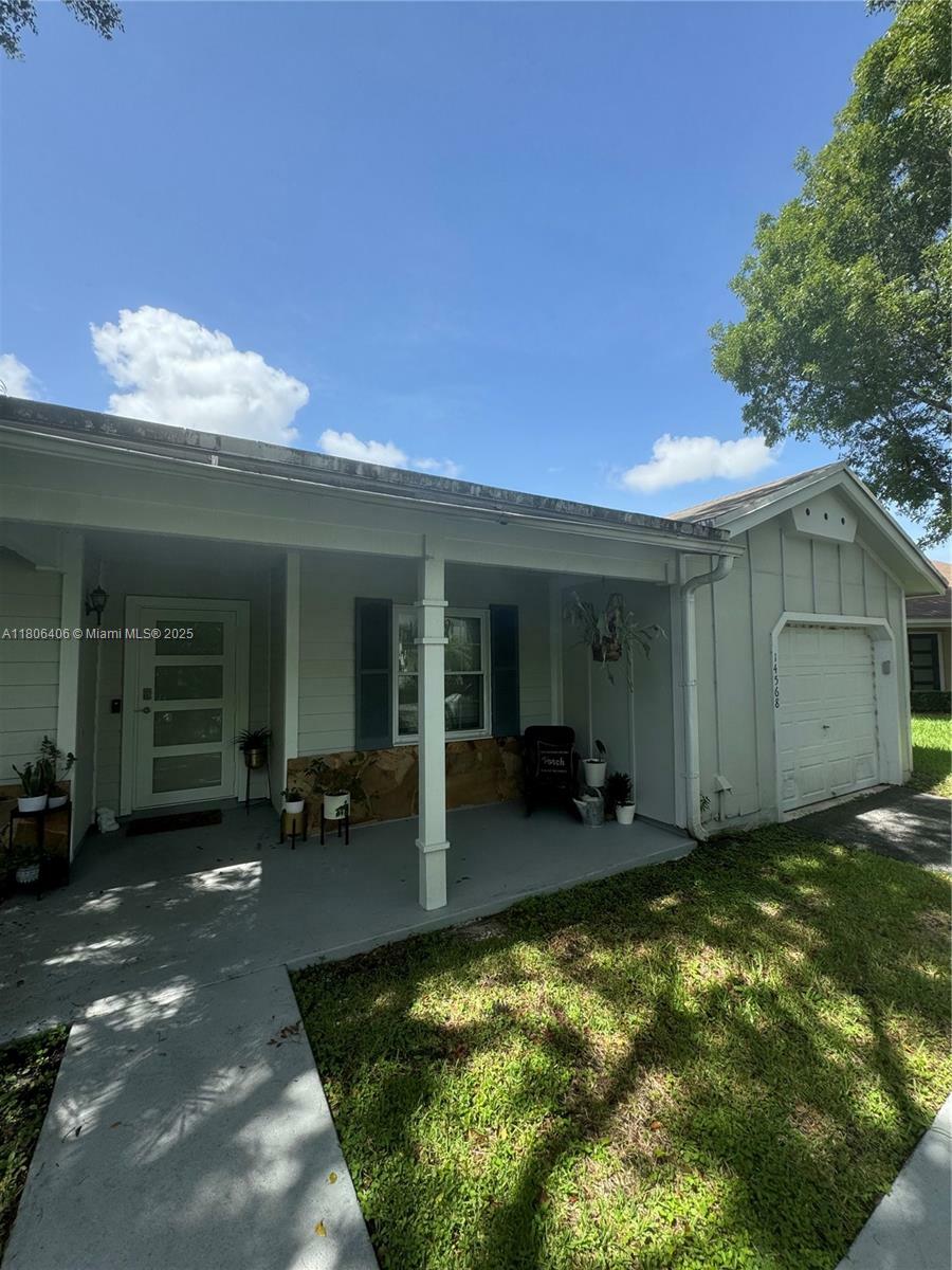 Property Photo: 14568 SW 142nd Ct Cir S FL 33186